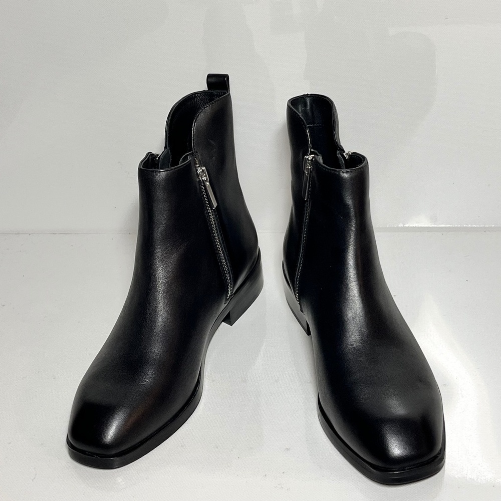 42 GOLD Yearling Leather Booties